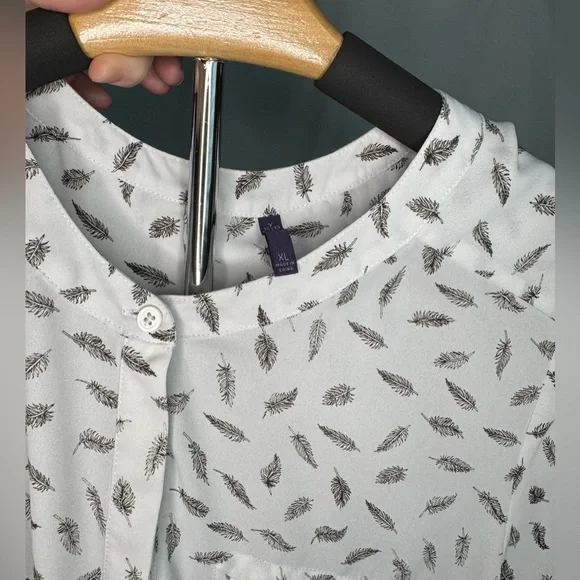 NYDJ Georgette Henley 3/4 Sleeve Top - White - XL - Picture 3 of 3